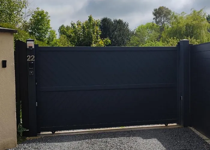 Cosy Parking Prive Situe Au Coeur Du Village * Reviers